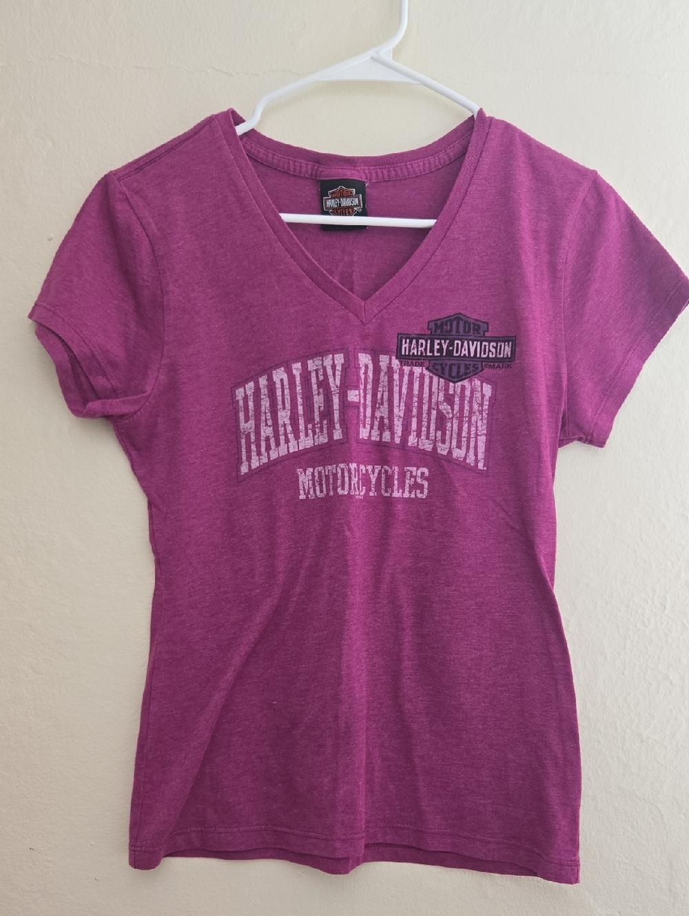Harley-Davidson Women's V-Neck Tee in Magenta_0037
